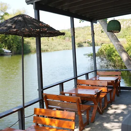 מלון Treetops Park