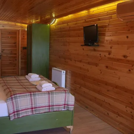 Treetops Park Hotel *